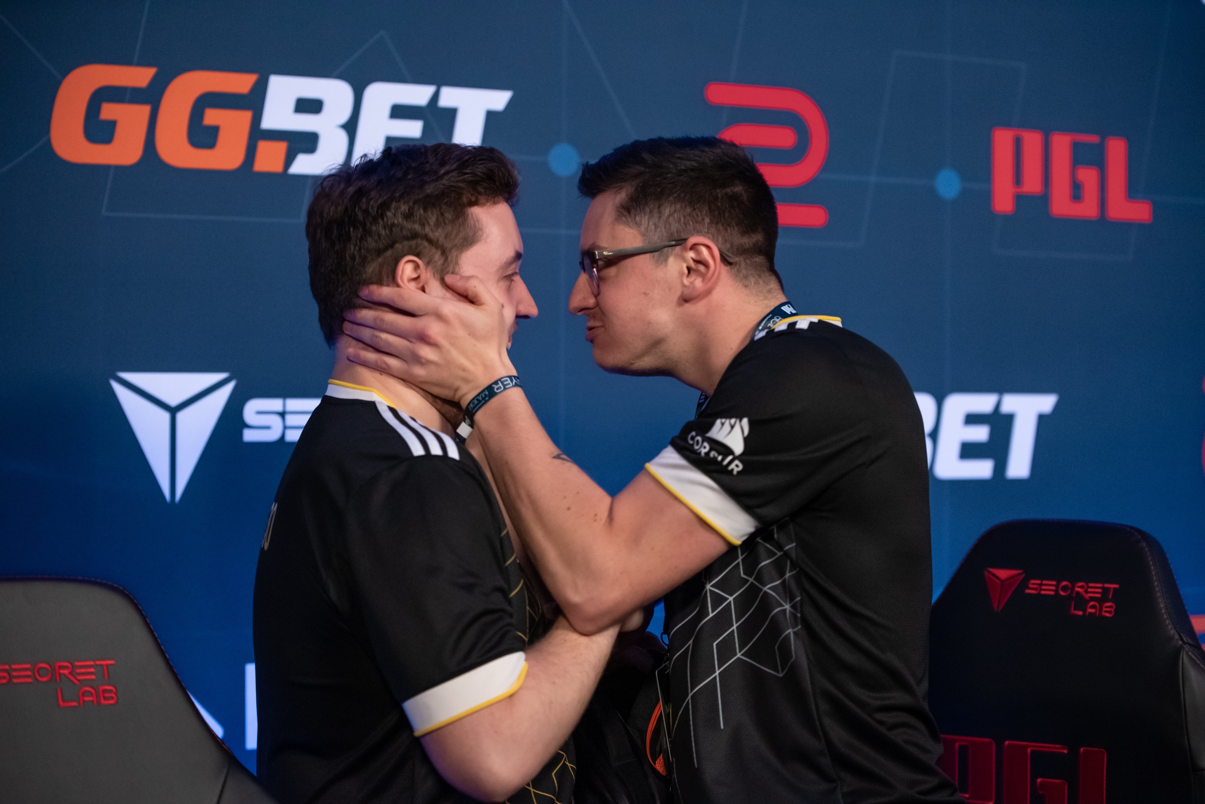 电子竞技选手Xxs：团队协作与技术精湛的制胜之道-雷火竞技